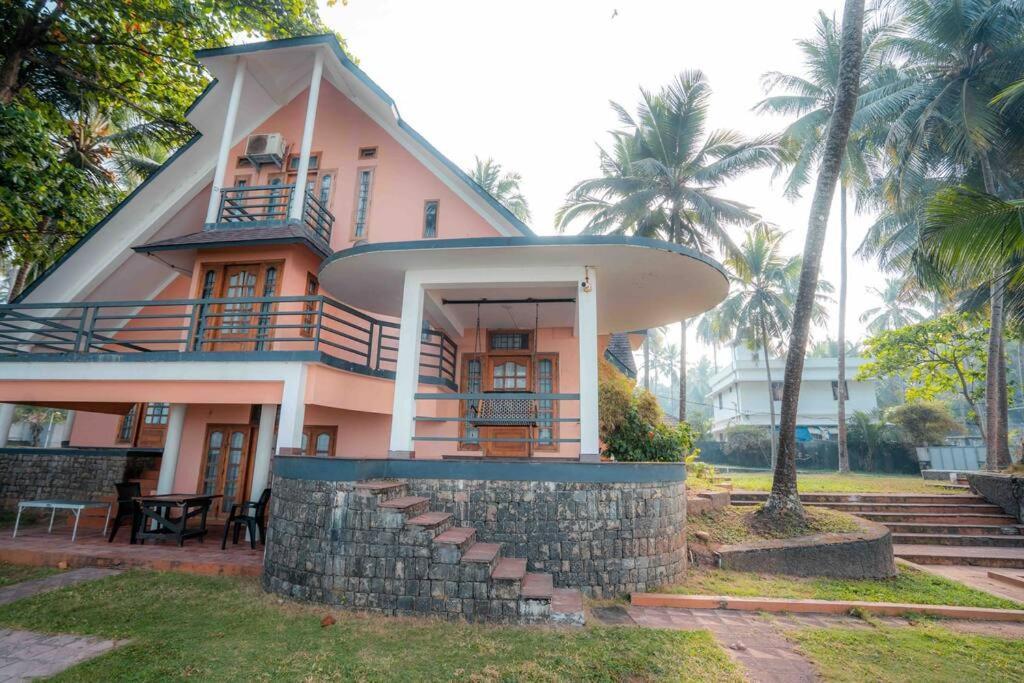Baywatch By Grha - A Picturesque Beachfront Villa 科泽科德 外观 照片