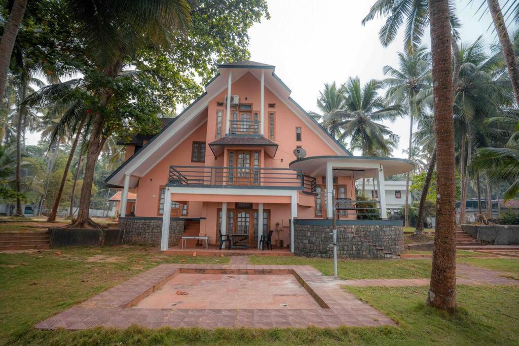 Baywatch By Grha - A Picturesque Beachfront Villa 科泽科德 外观 照片